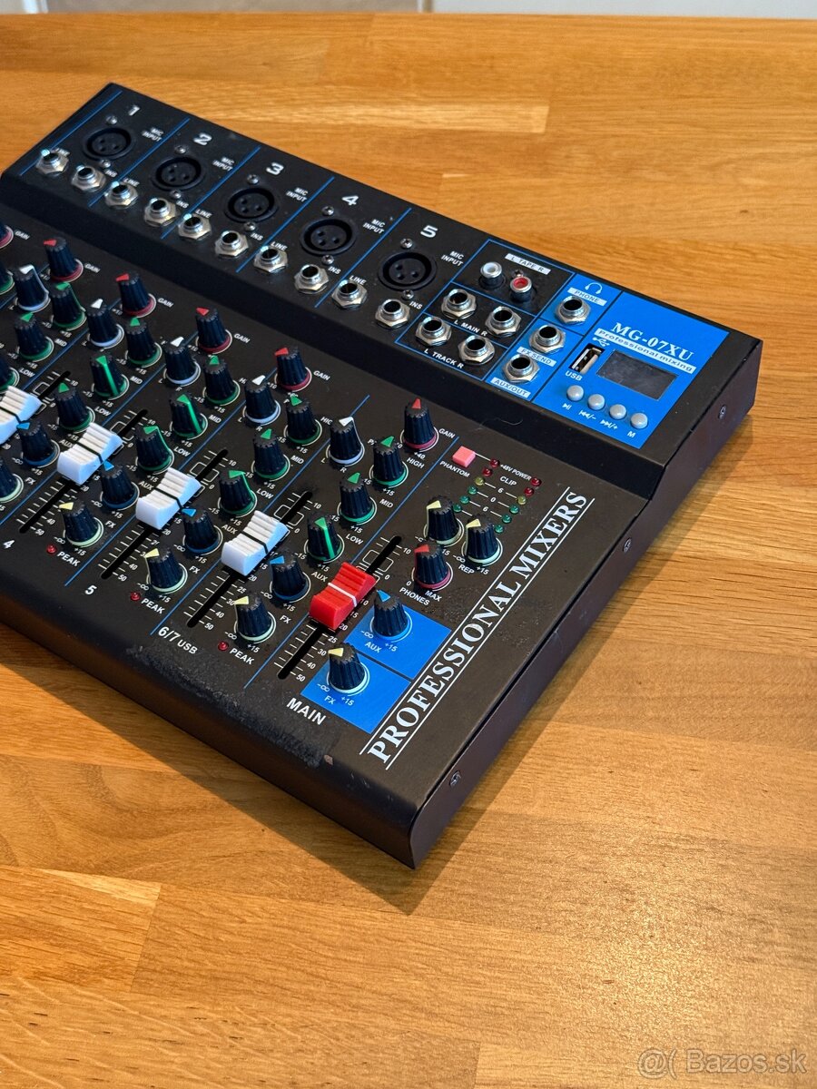 Mixážny pult MG-07 XU - 2