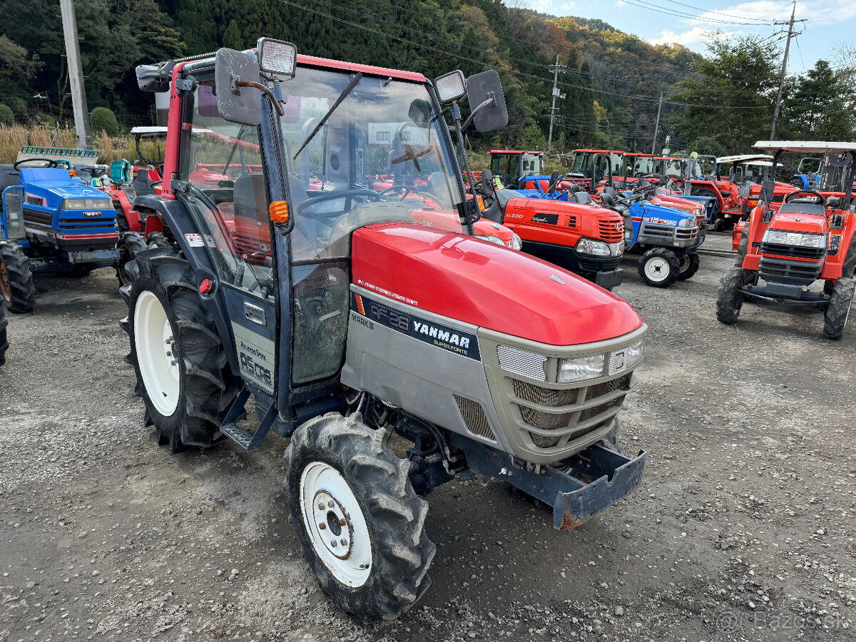 Malotraktor Yanmar AF26 s kabínou - 2