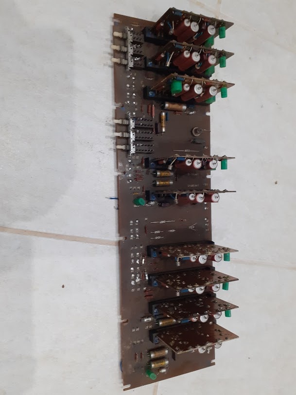 Predzosilovač Tesla Music 130 - 2