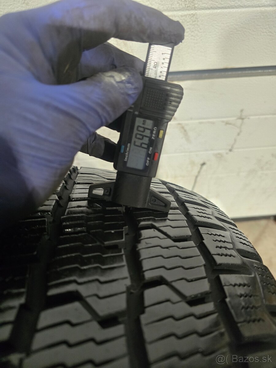 Celoročné Pneu Continental 235/65 R16 C 2ks - 2