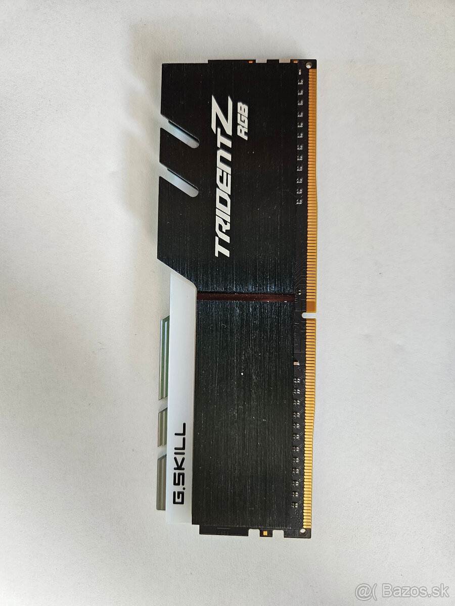 G.SKILL Trident Z RGB 8GB DDR4 3200 MHz CL16 - 2