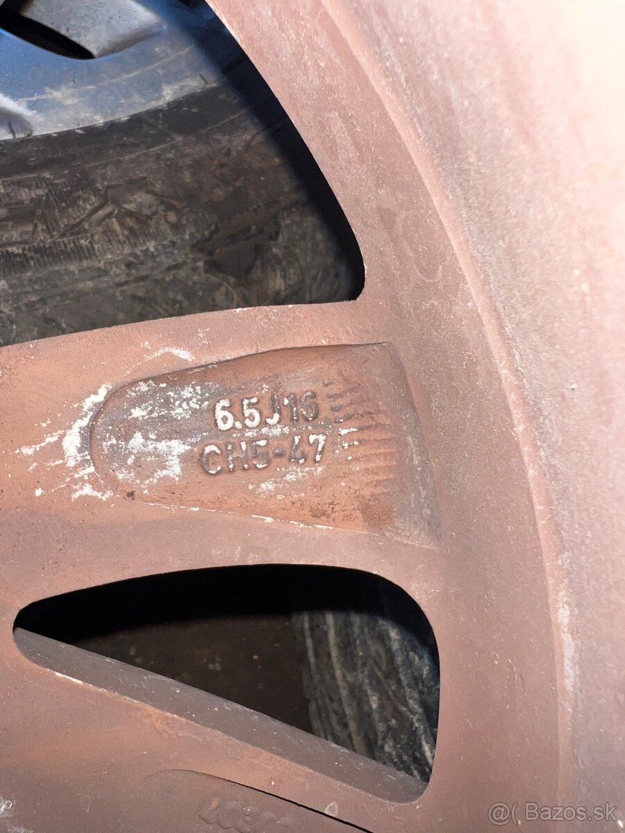 Predám 2ks alu disk originál RENAULT r16 - 2