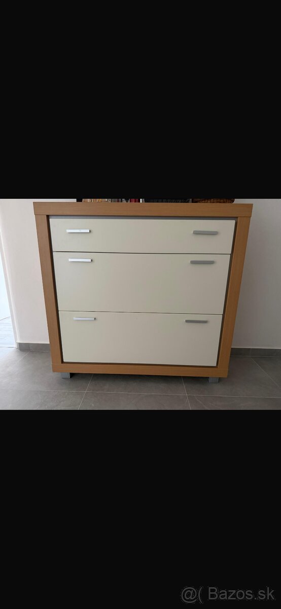 Skriňa a botnik - 2