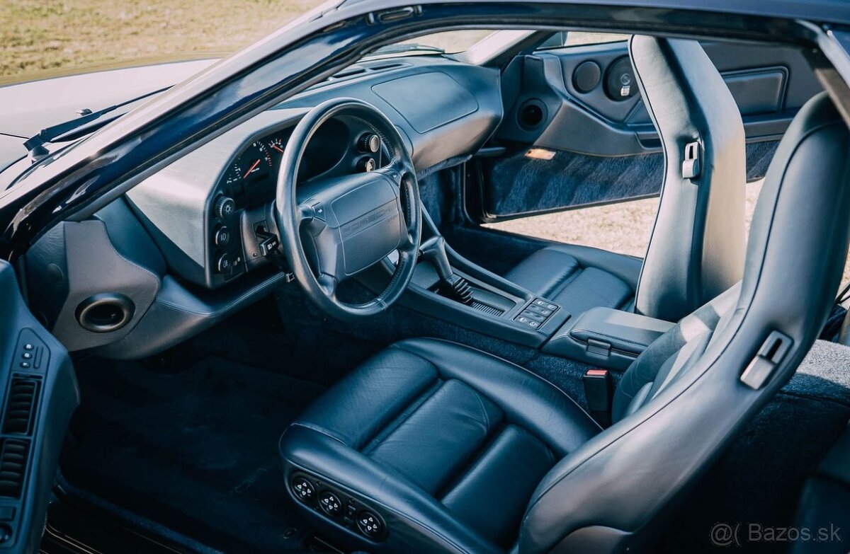 PORSCHE 928 GTS EVROPSKÝ MODEL - 2