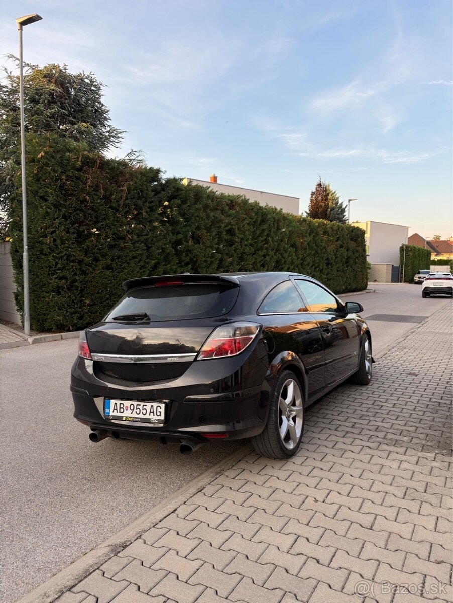 Opel Astra H GTC OPC 2.0 147kW - 2