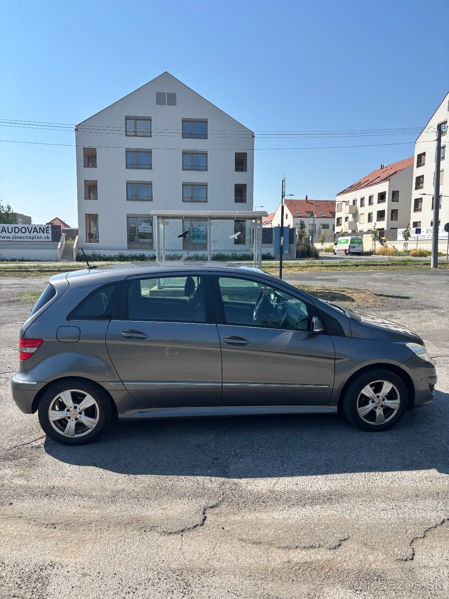 Mercedes-Benz B trieda 2010 - 2