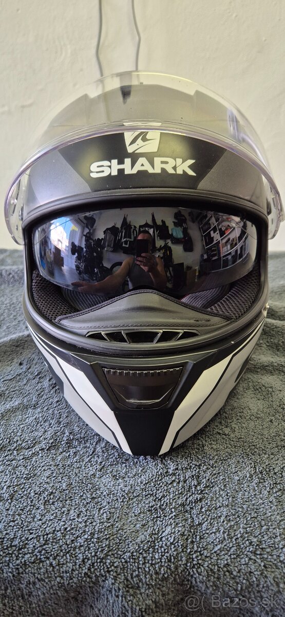 Prilba Shark - 2