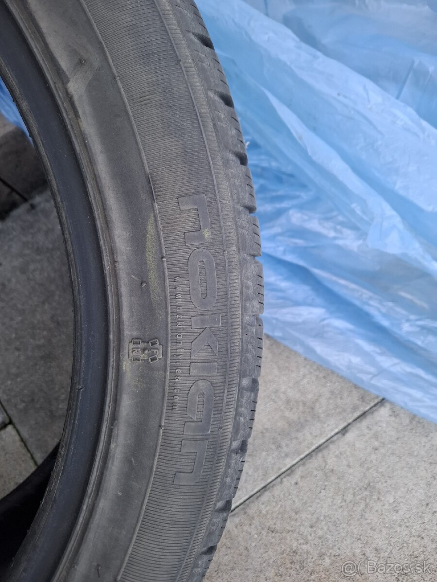Zimne pneu Nokian 235/45R19 - 2