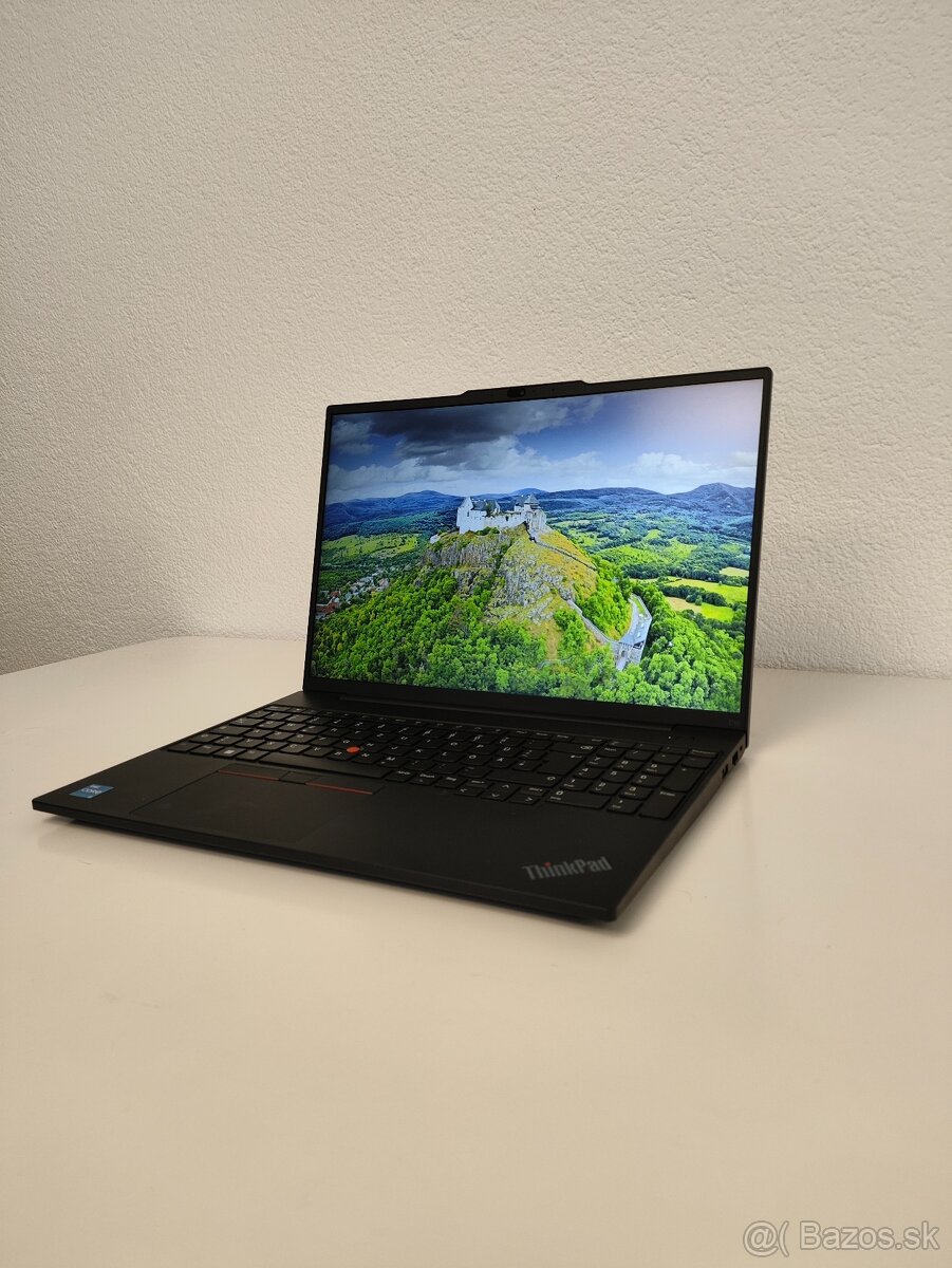 Lenovo ThinkPad E16 – i3-1315U, 8 GB RAM, 256 GB SSD - 2