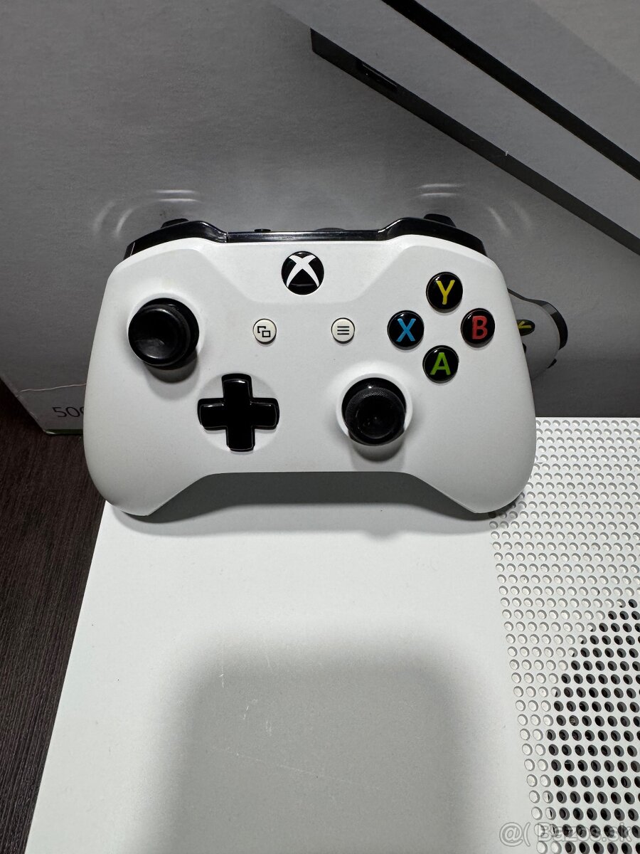 Xbox One S 500gb + 1x ovládač - 2