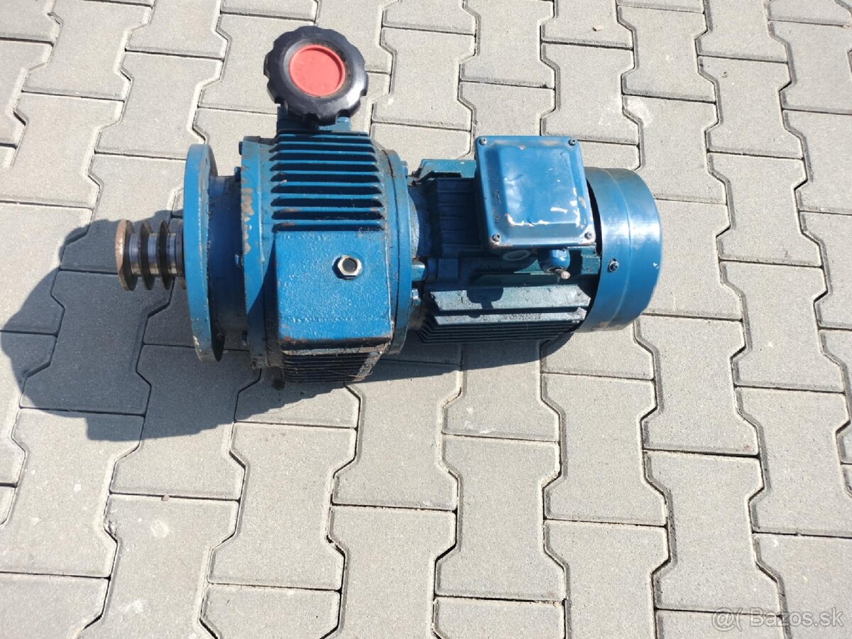 Elektromotor s prevodovkou (15) - 2