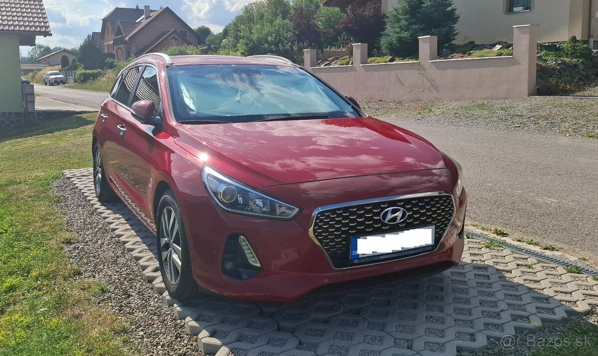 Hyundai i30 kombi, automat, ťažné, zimné/letné komplety - 2