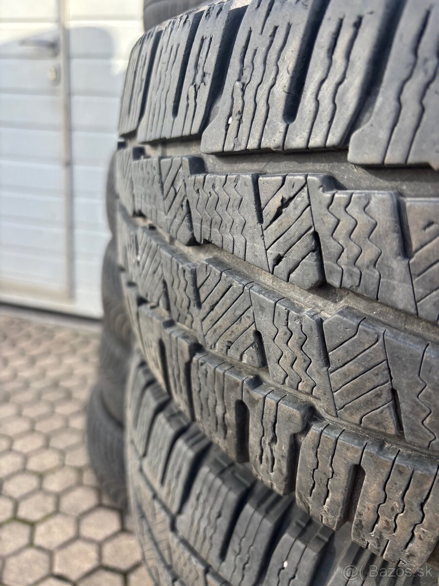 Predám zimné pneumatiky Michelin 215/60R17 - 2