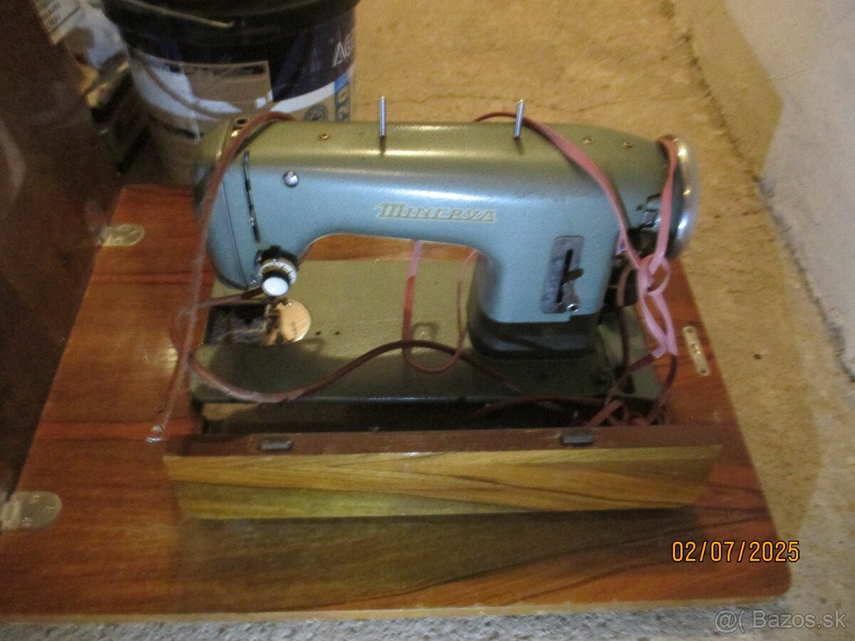 šijacie stroje Minerva a Lada - 2