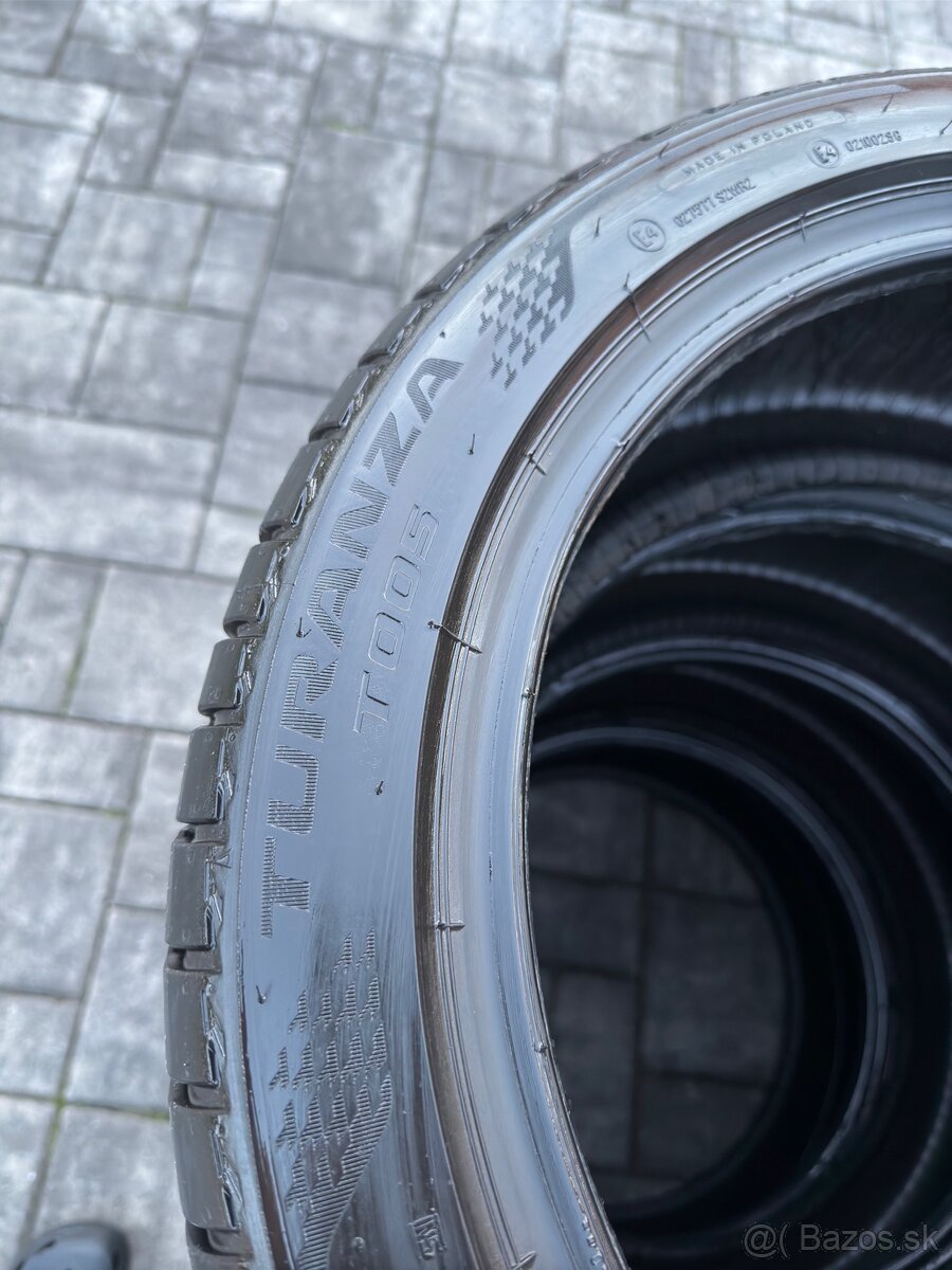 BRIDGESTONE 215/45R17 - 2