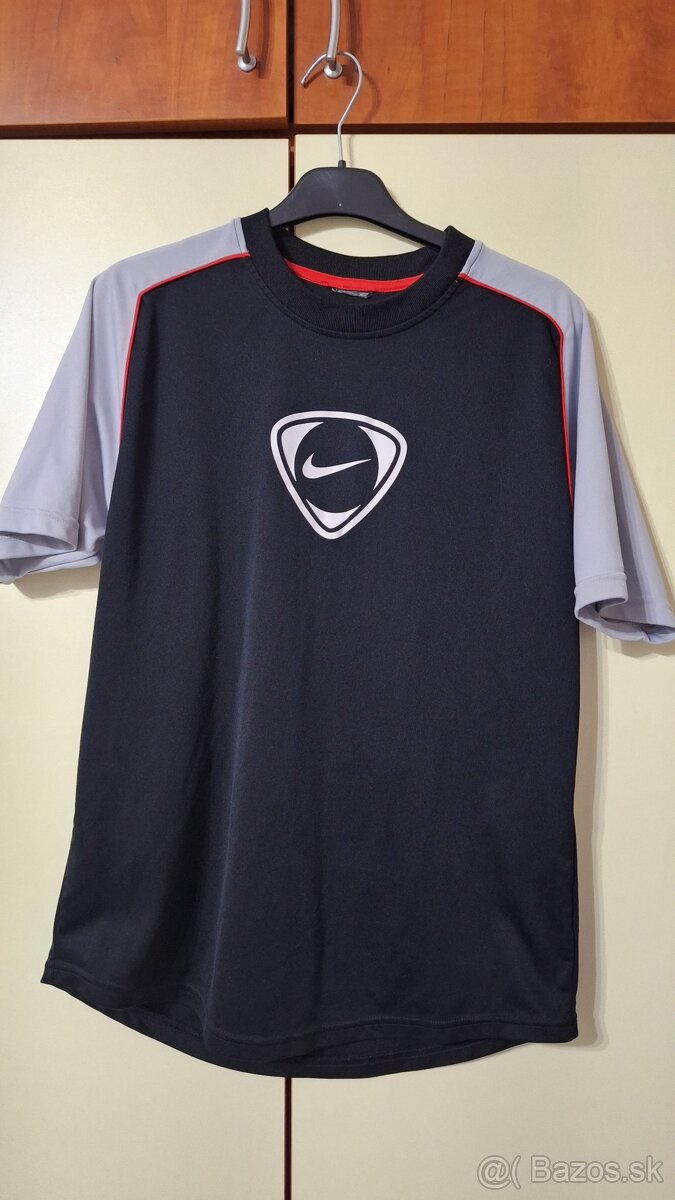 Predám chlapčenské košele, tričká a saká. - 2