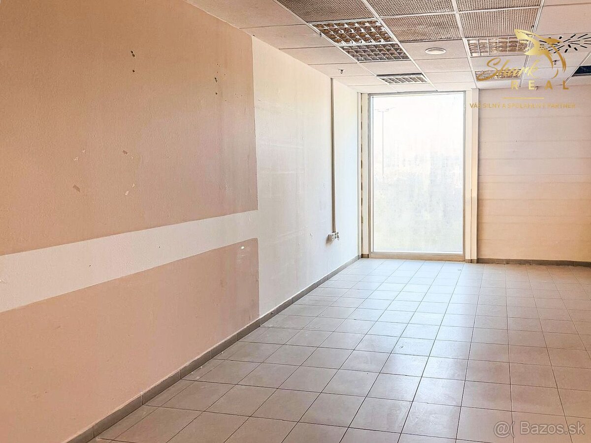 PRENÁJOM – Obchodný priestor 21,66 m² v nákupnom centre Glav – pohled 2