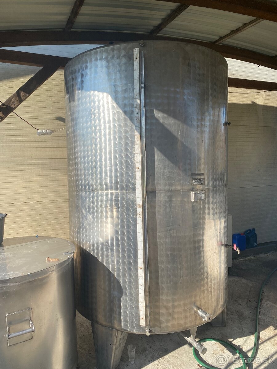 Predám nerezový nádrž na vino - 2