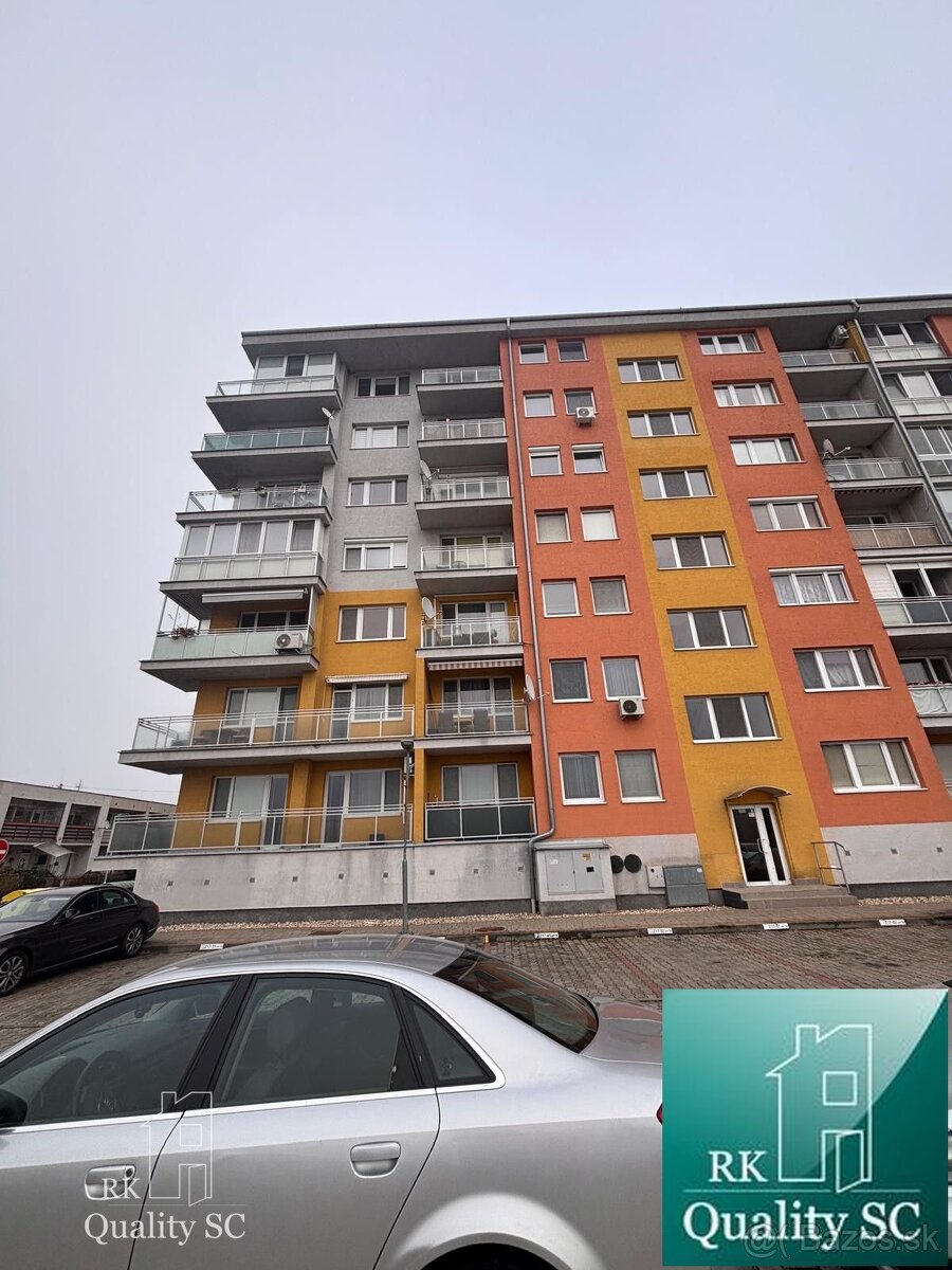 SENEC - NA PREDAJ 2 izbový byt s vlastným parkovaním, pri St - 2