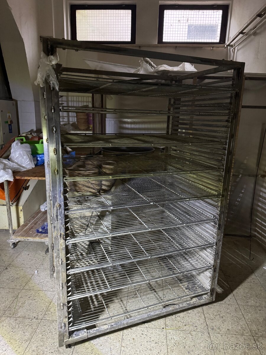 VOZÍKY NA OŠATKY - 2