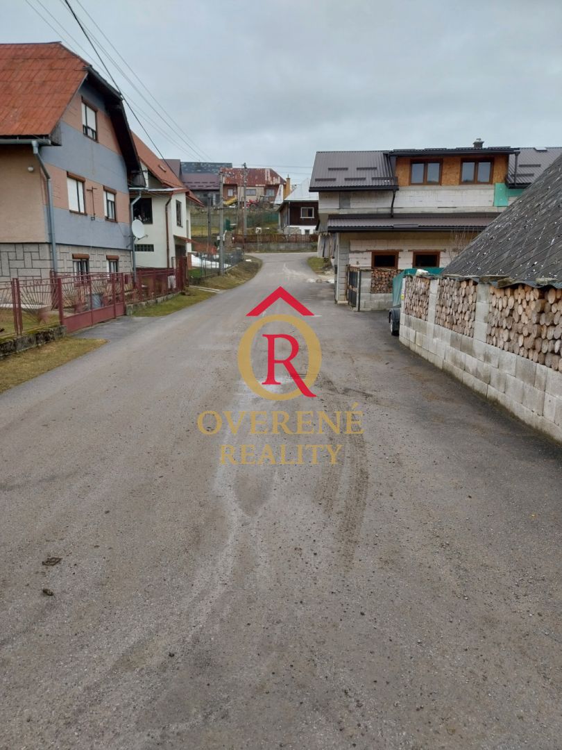 Veľký pozemok na stavbu RD 15km od Dolného Kubína. ID P003BD - 2