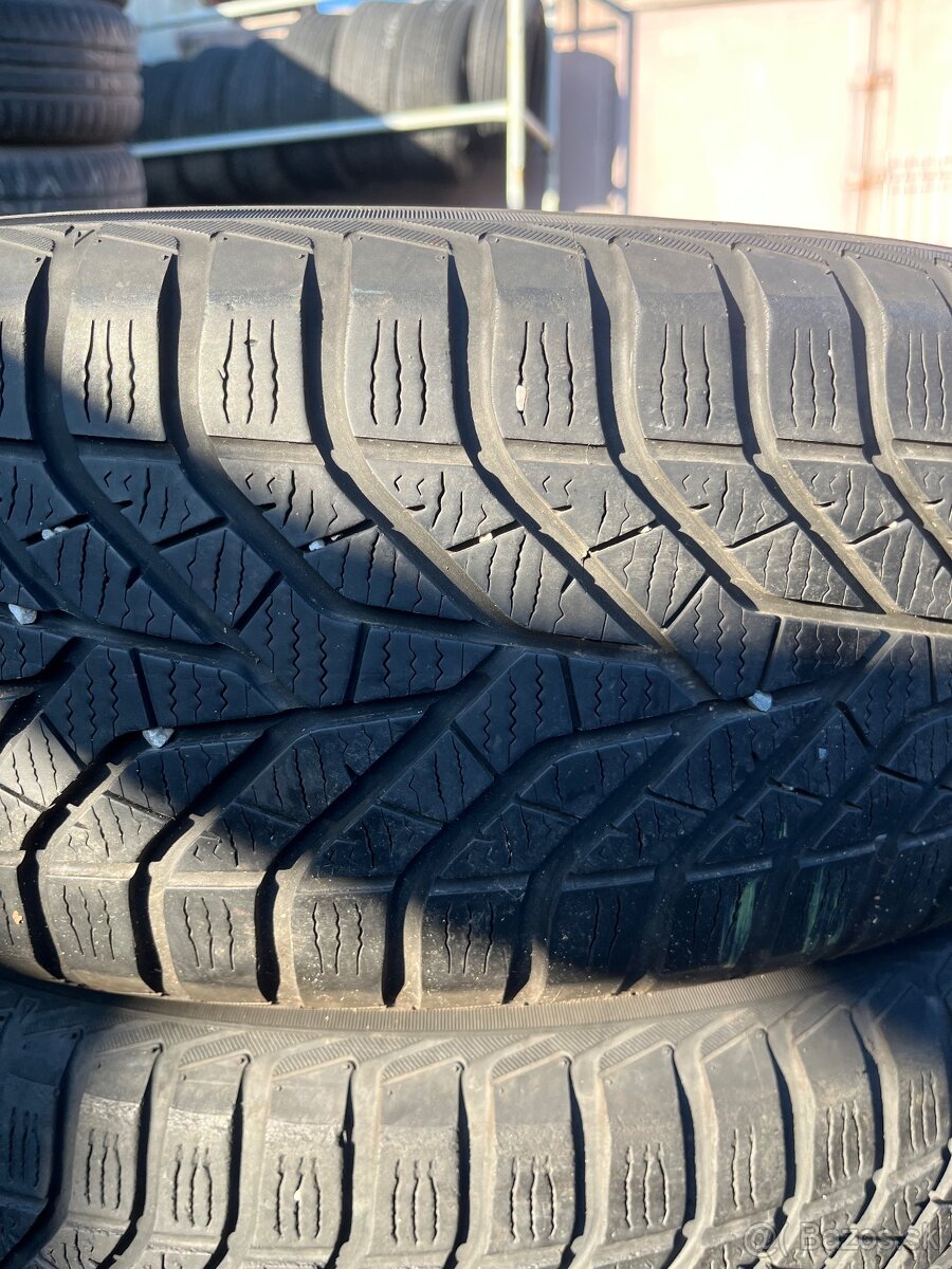 Yokohama Bluearth Winter W 905 - 2