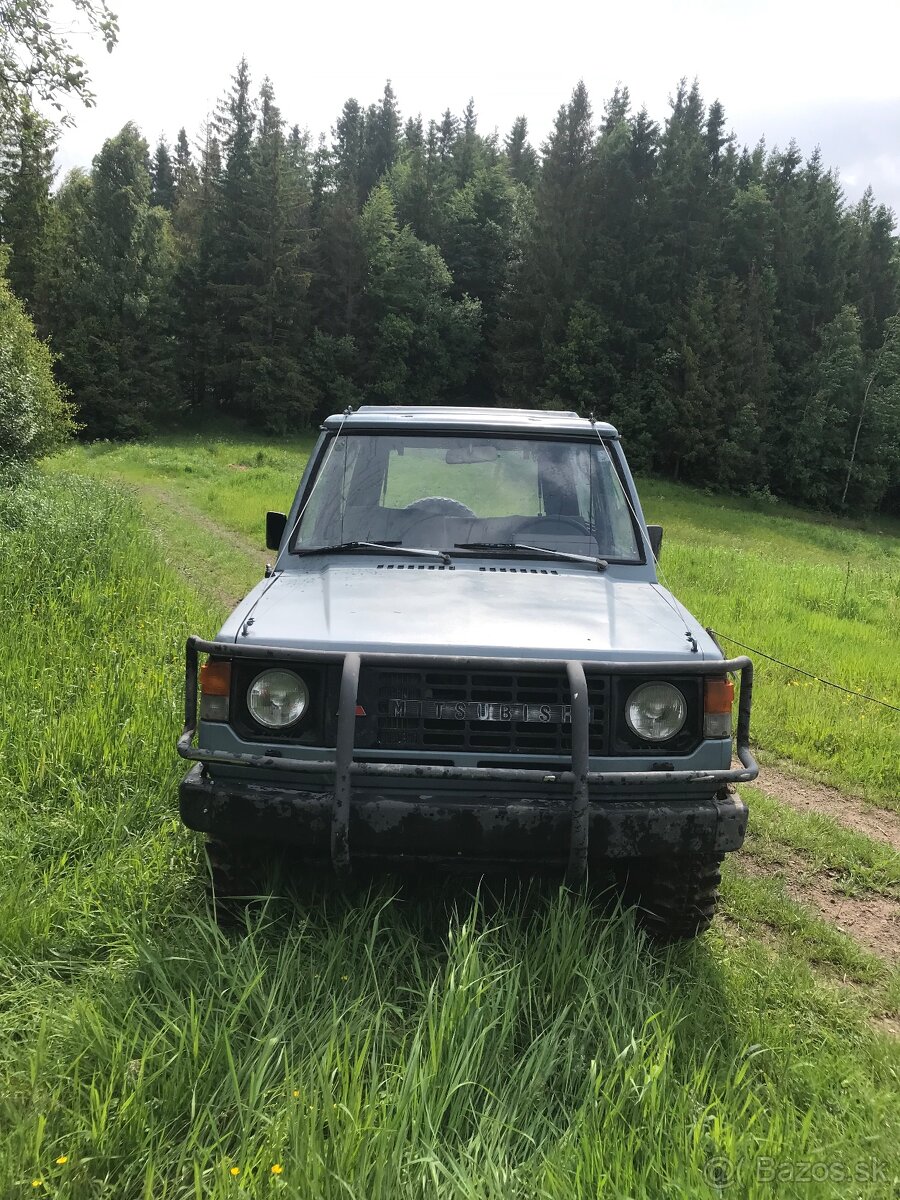 Mitsubishi Pajero 4x4 - 2