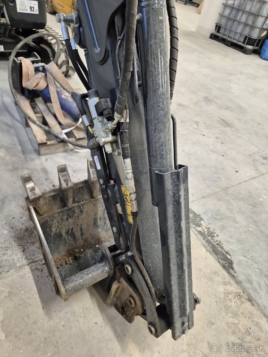 Hyundai HX19A s hydr. Protiprstom - 2