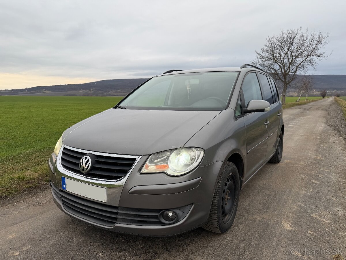 VW Touran 1.9TDI BLS DSG - 2