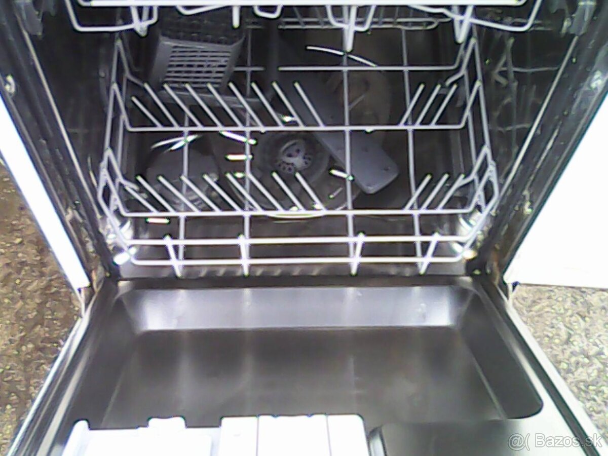 Umyvačka riadu Elektrolux - 2