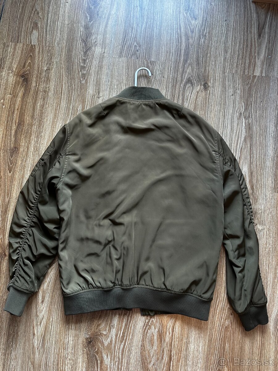 Bomber Bershka // Veľkosť: M - 2