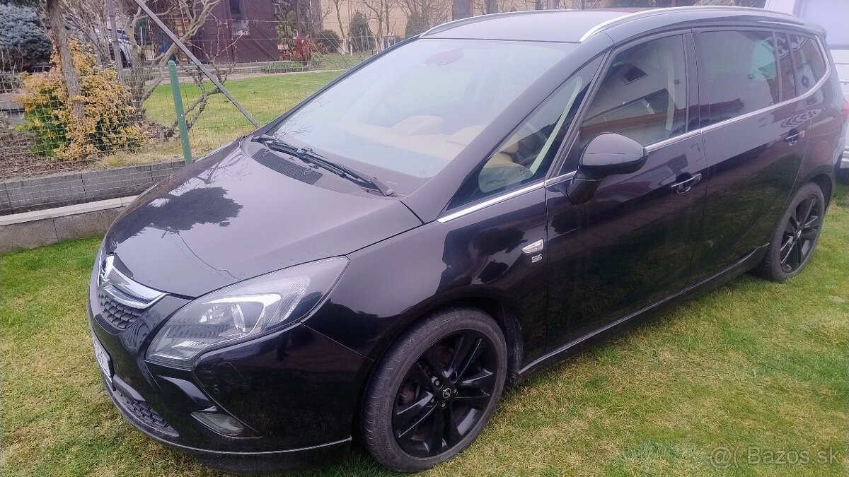 Predám Opel Zafira Tourer nepojazdné - 2