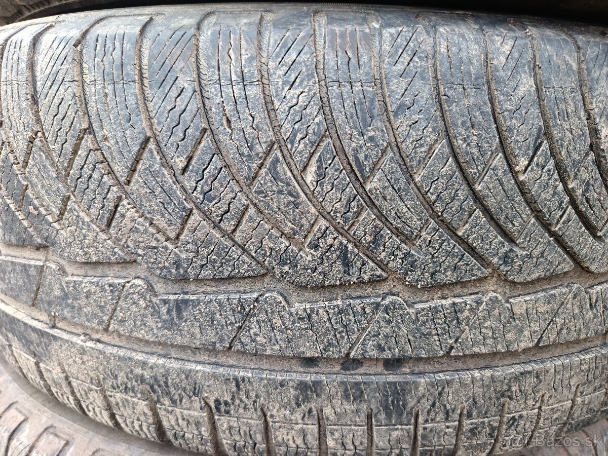 235/55 R17 - 2