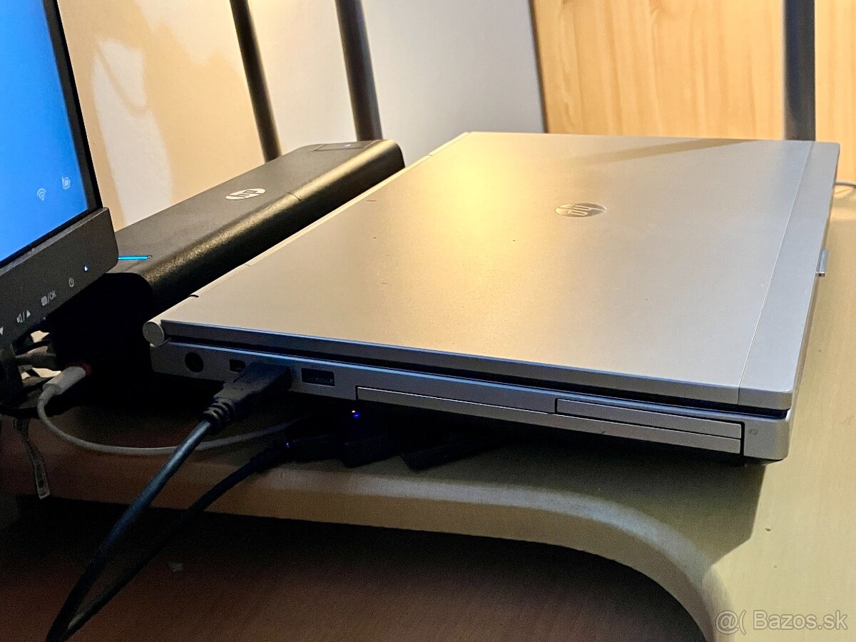 Predám HP EliteBook 8470p + dokovacia stanica - 2