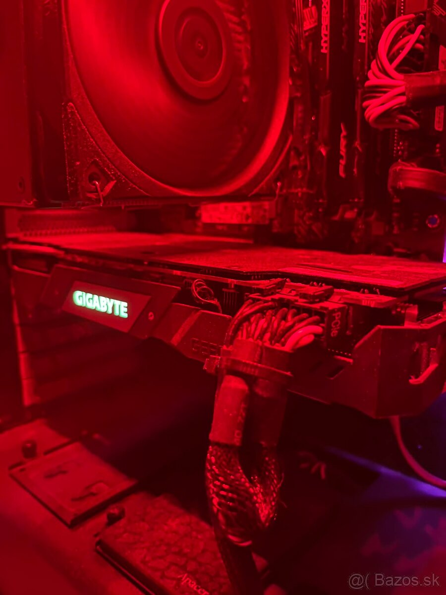 GIGABYTE GeForce RTX 2070 WINDFORCE 8G - 2