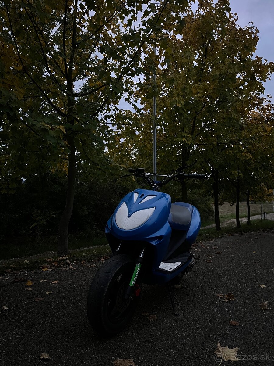 Skúter 50ccm - 2
