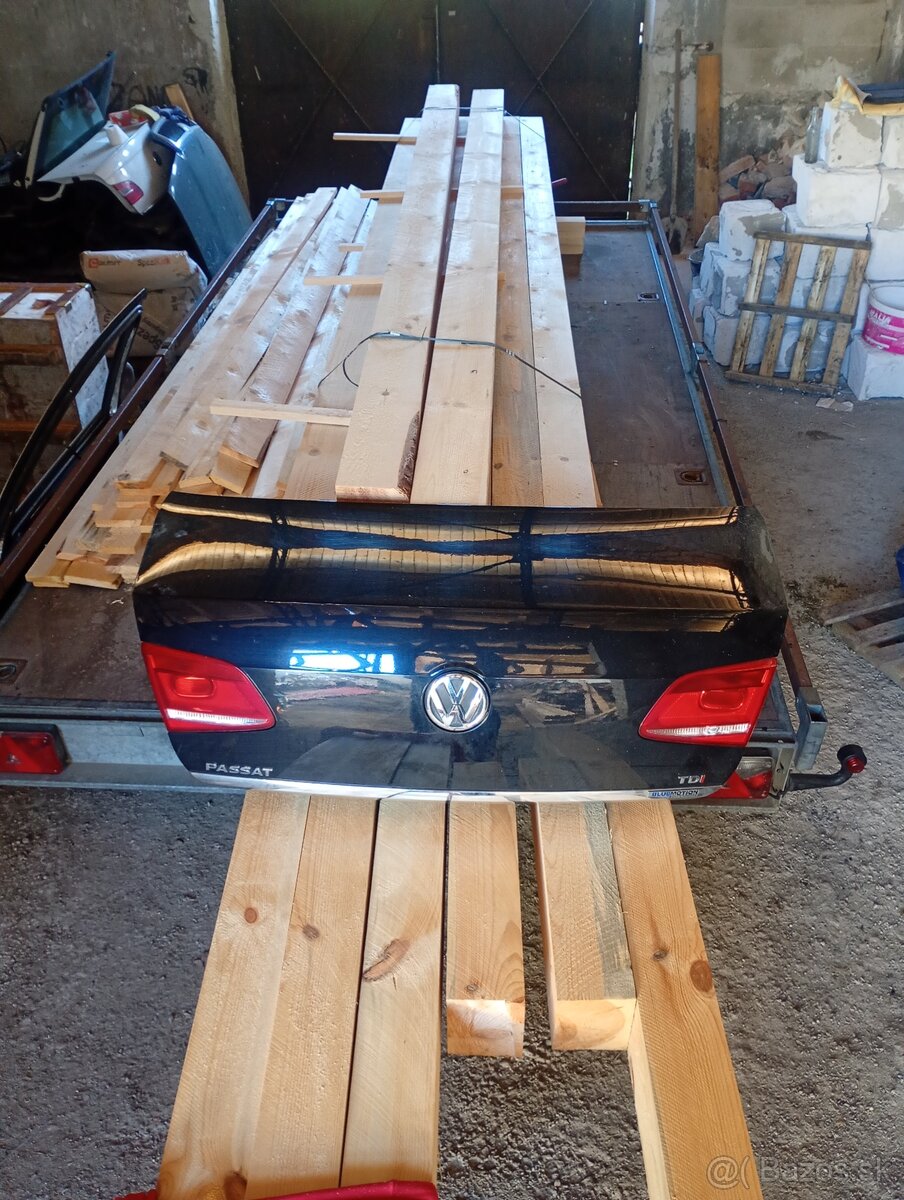 Zadný kufor Passat B7 čierny sedan - 2
