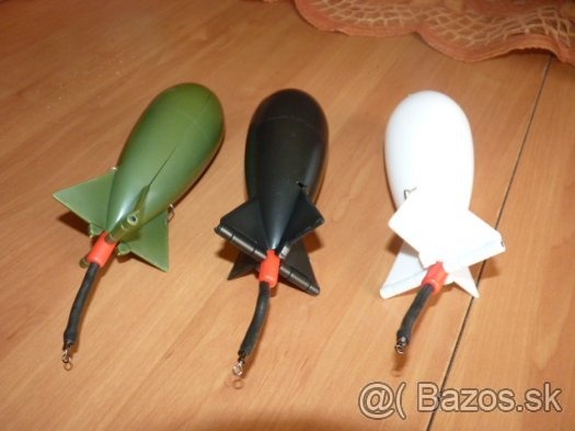 Predam nove RAKETKY,15 cm,3 ks-13 eur - 2