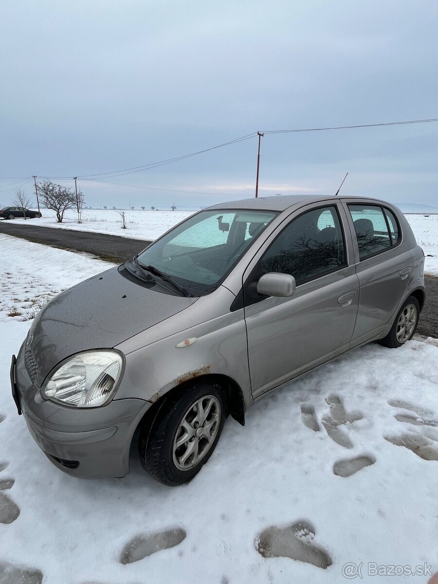 Toyota yaris - 2