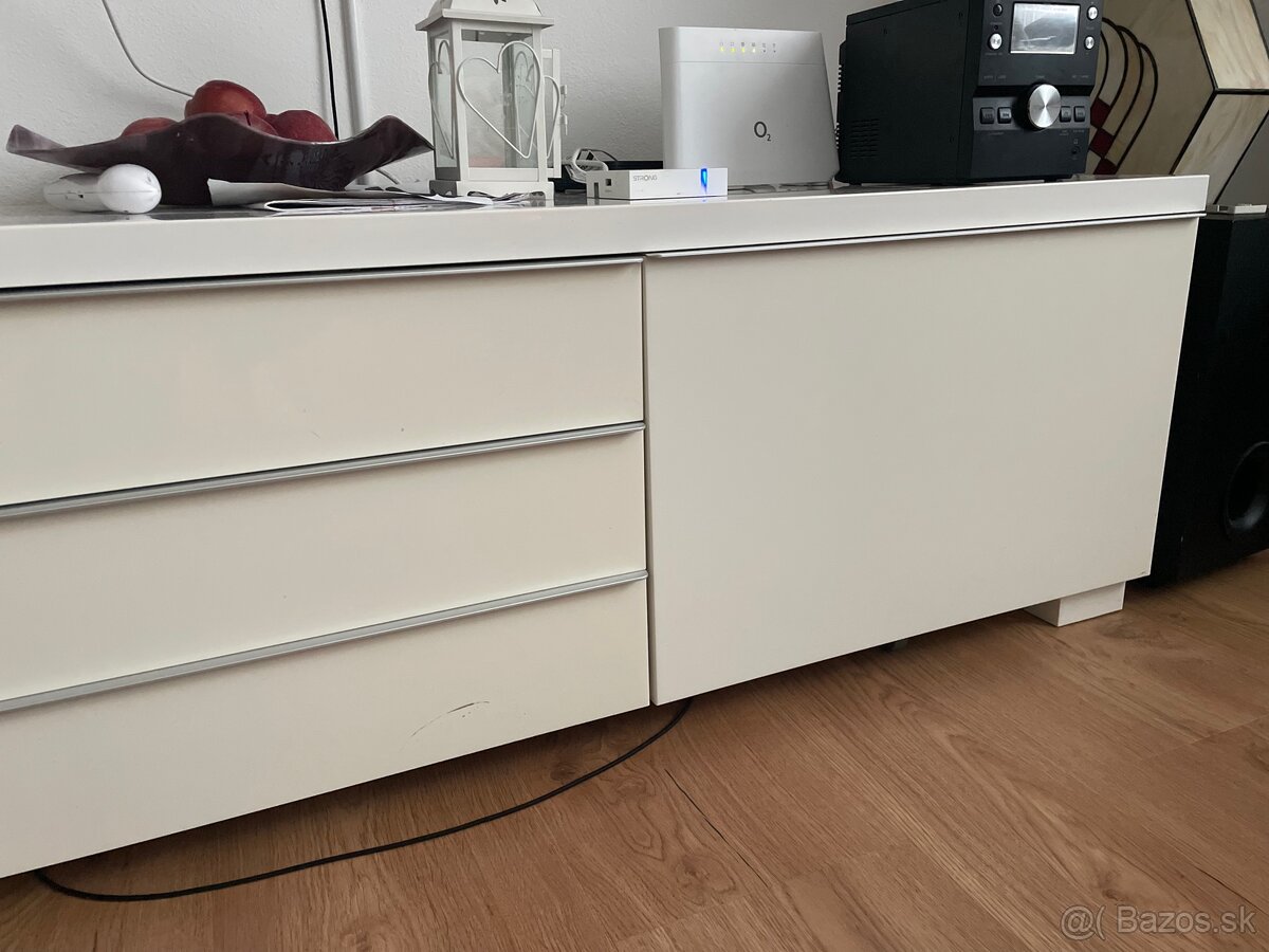 Skrinka pod televizor Ikea - 2