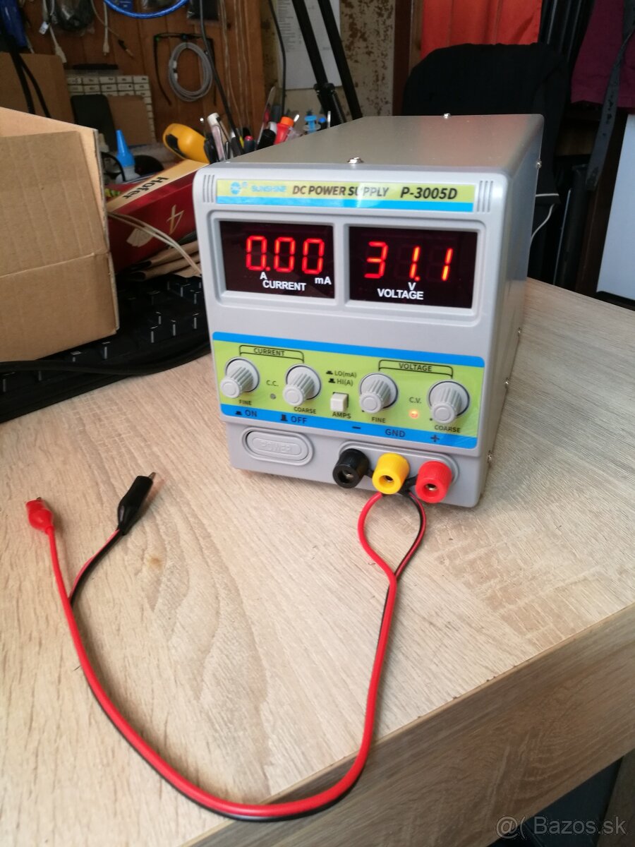 Lineárny laboratórny regulovateľný zdroj. 30 V 5A. - 2