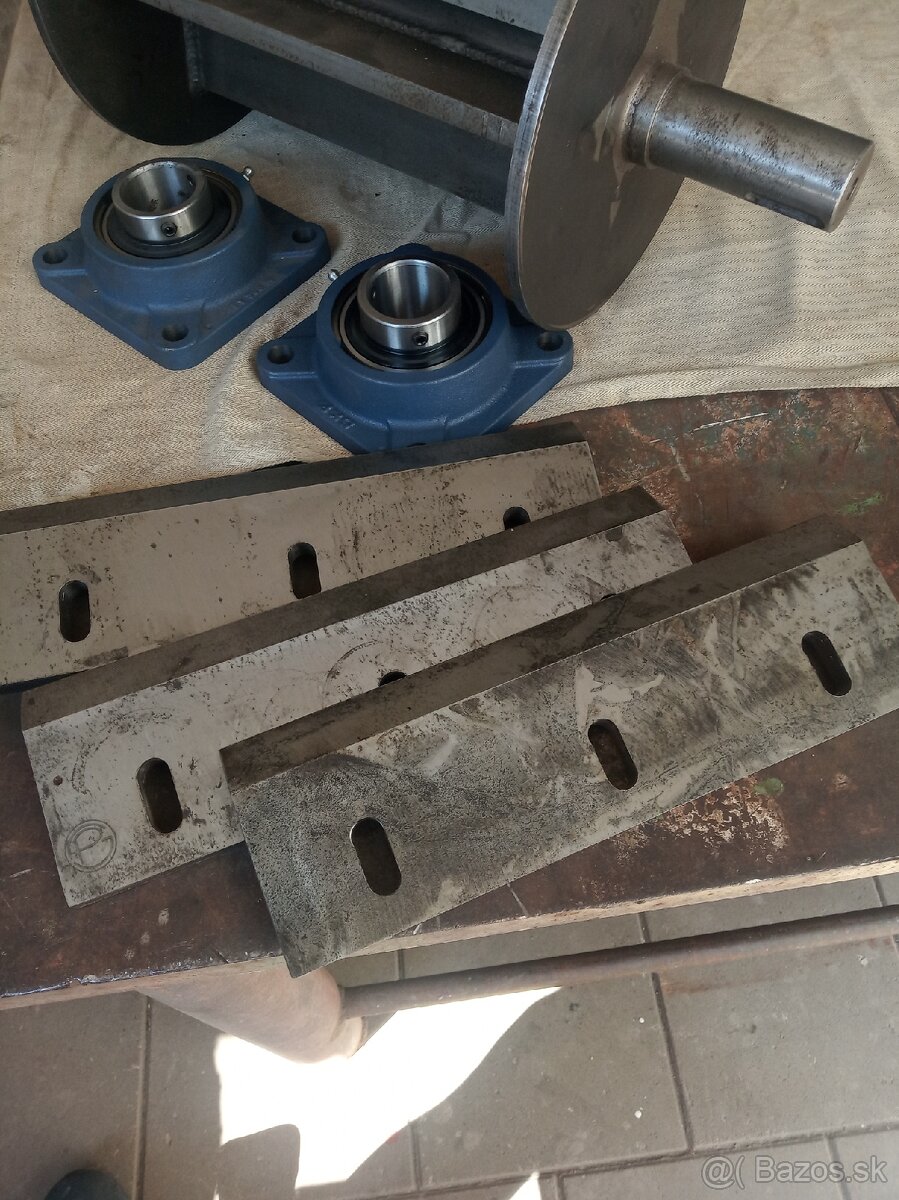 Nové dieli na výrobu špalíkovača štvornožového. - 2