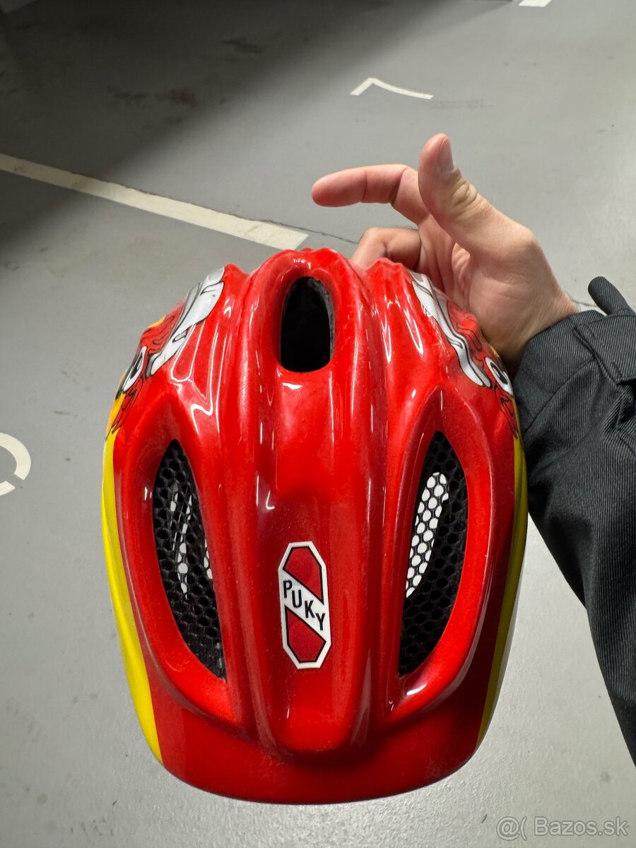 Odrazadko a prilba Puky. - 2