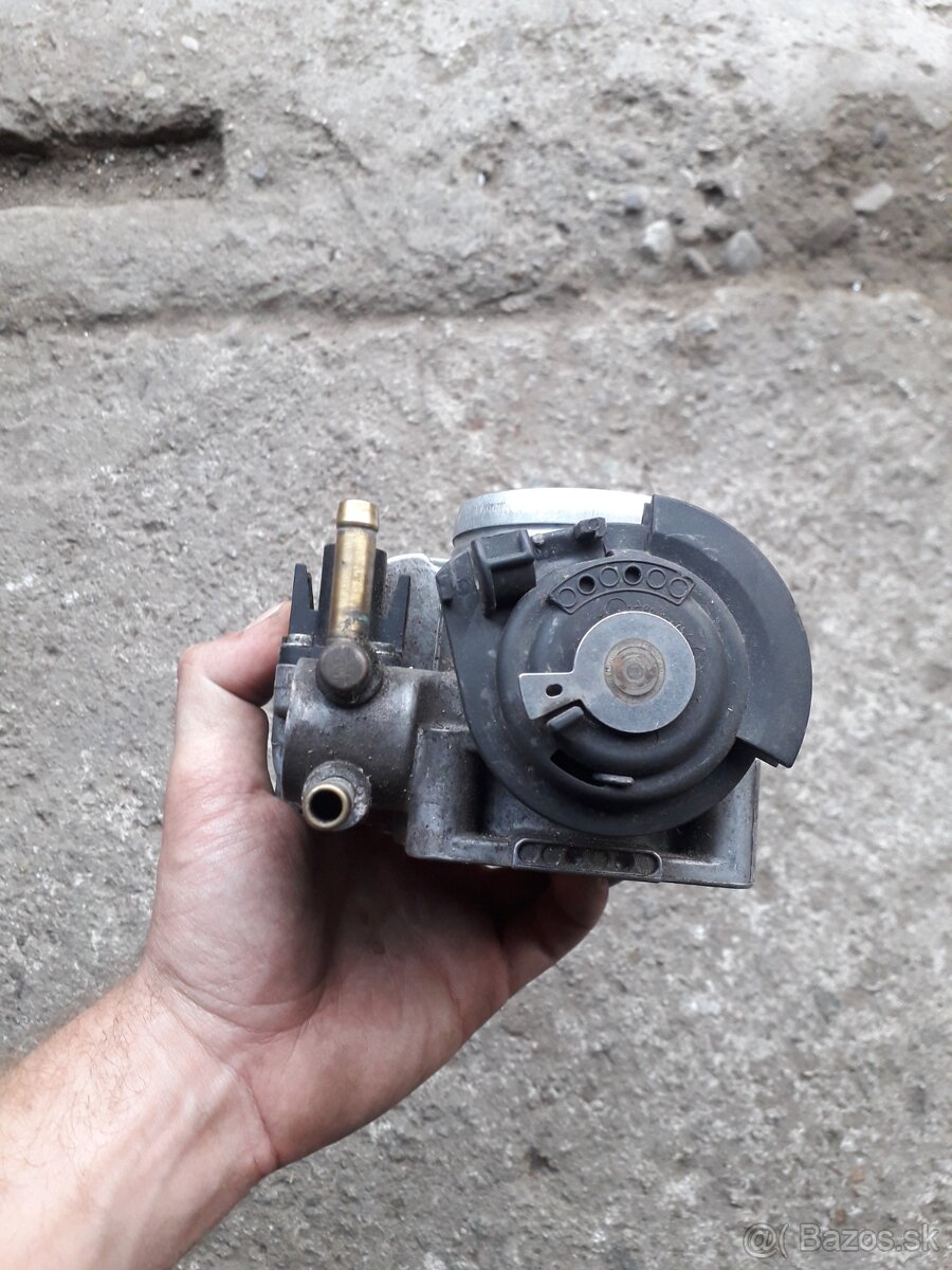 Skoda oktavia 1 1.6 skrtiaca klapka - 2