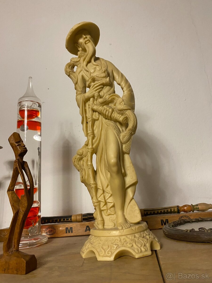 Alabastrová soška - 2