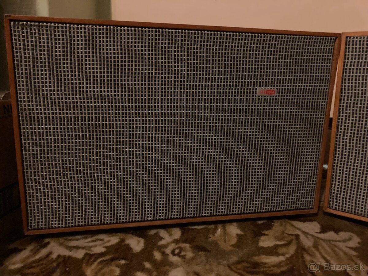 Tesla skelety od Meopta premietačky - 2