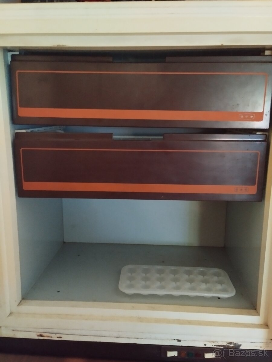 Predám mrazničku Calex - 2