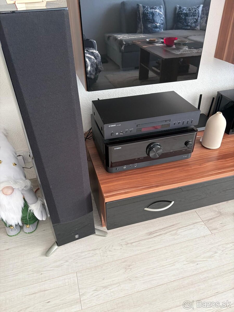 AV Receiver Yamaha RX-V6A - 2