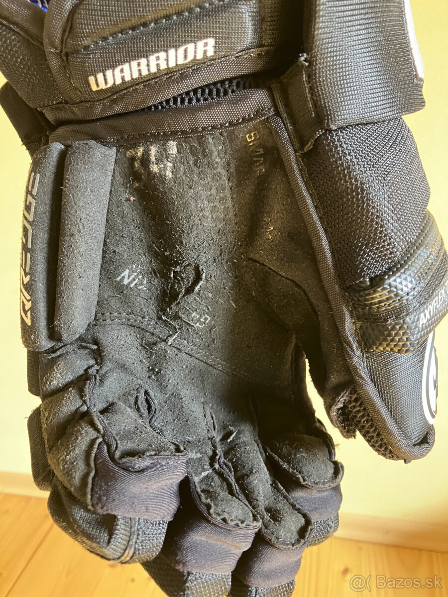 Predám hokejové rukavice Warrior, veľkosť 13' - 2