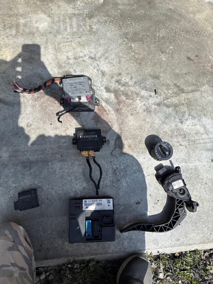 AUDI A6 C6 Modul Riadiaca jednotka komfortu 4F0907289E - 2